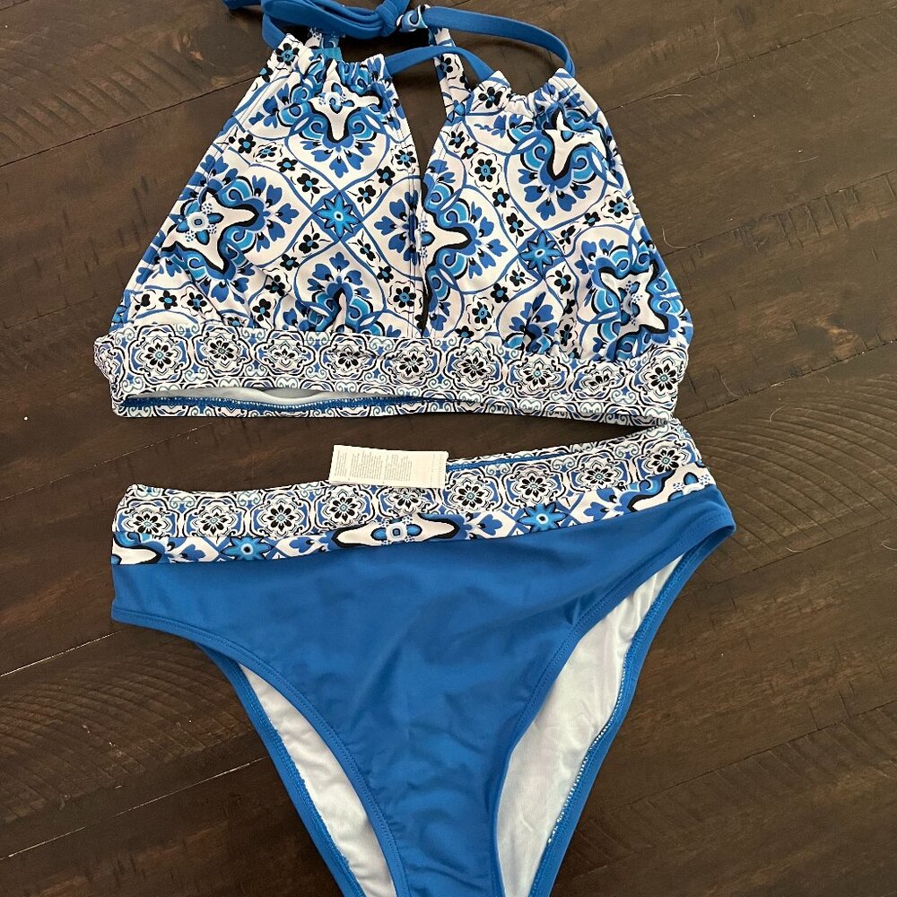 Cupshe Twin Tiles Cutout Bikini Top & High-Rise Bottoms Set